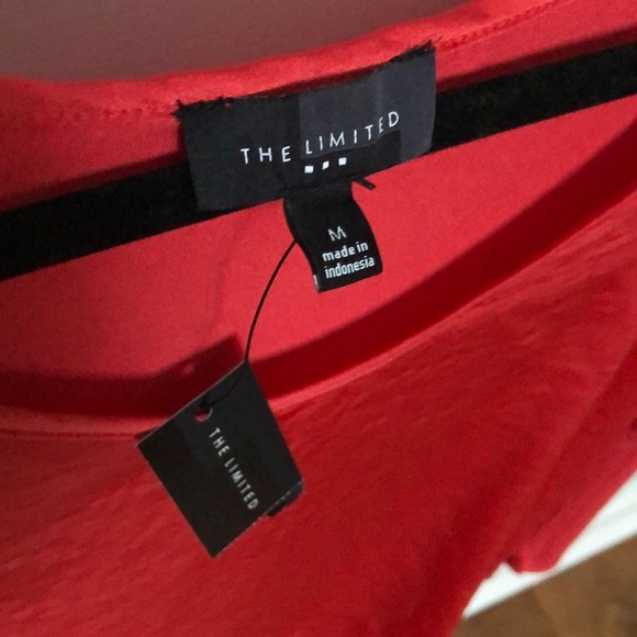The Limited Red Three-Quarter Length Top - Picture 6 of 8